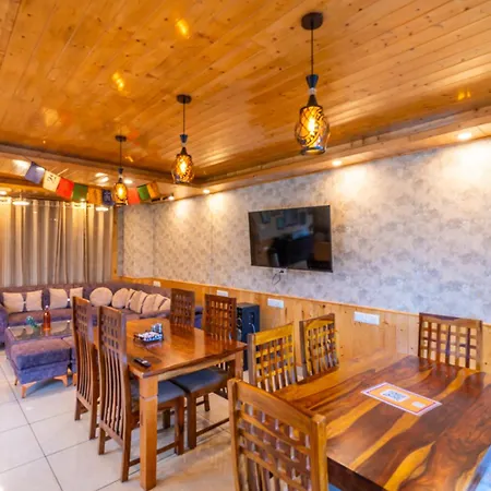 The 14 Gables, A Boutique Stay, Manali - Pet Friendly - Balcony Rooms - Crown Palace-2